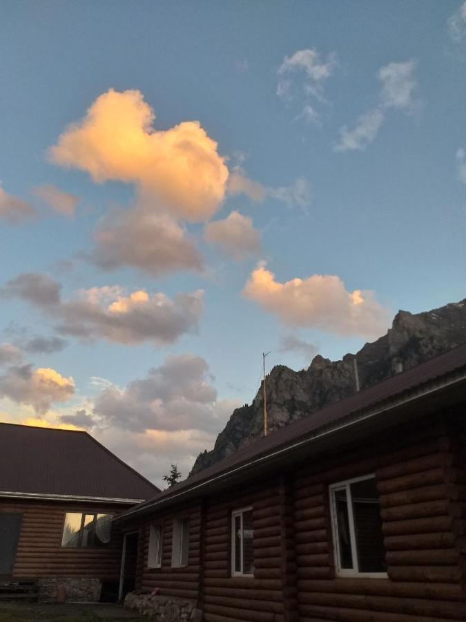 Altyn Arashan Guesthouse ภายนอก รูปภาพ
